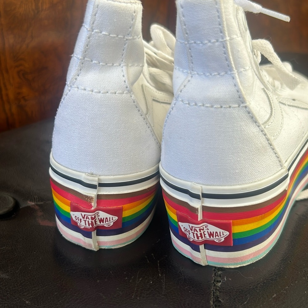 Vans Sk8 pride edition